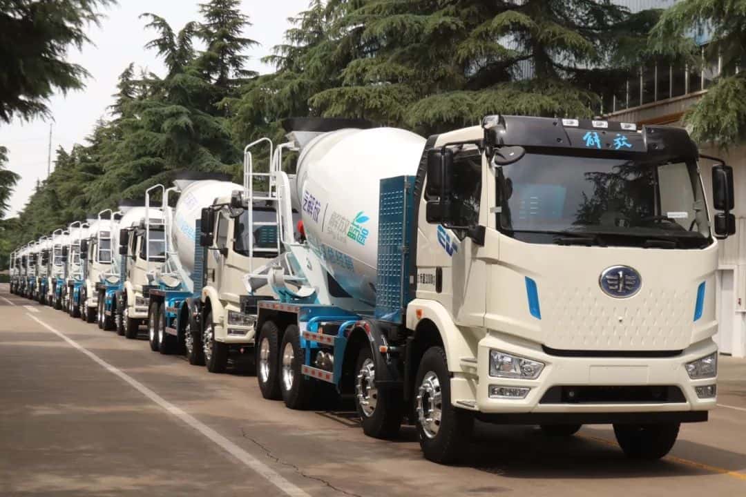 中集车辆新能源搅拌车，硬核助力西南地区重点工程建设